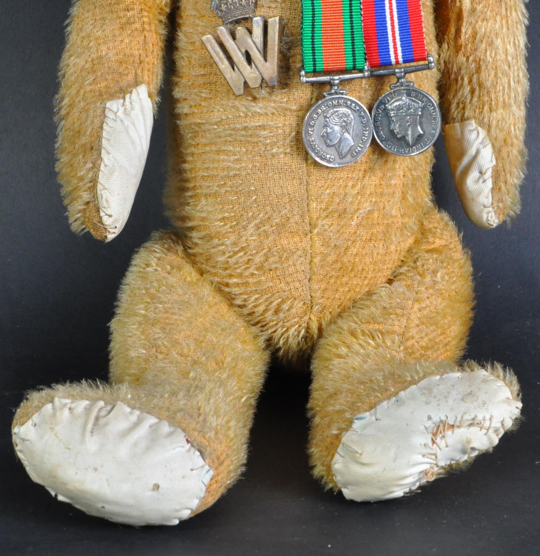 WWII SECOND WORLD WAR WVS WARTIME TEDDY BEAR WITH MEDALS & BADGE - Image 4 of 5