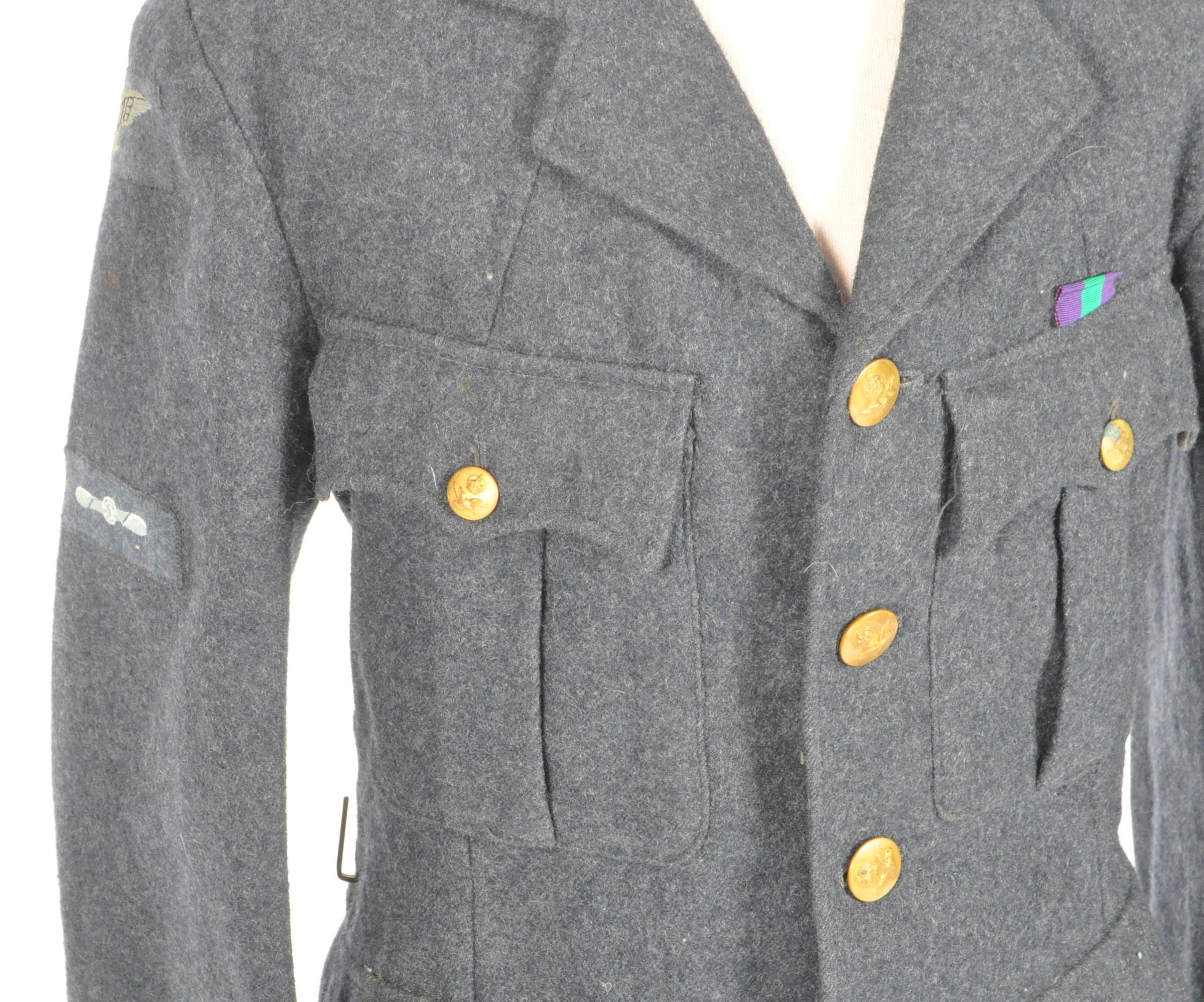 WWII SECOND WORLD WAR - ORIGINAL RAF UNIFORM TUNIC / JACKET - Image 4 of 6