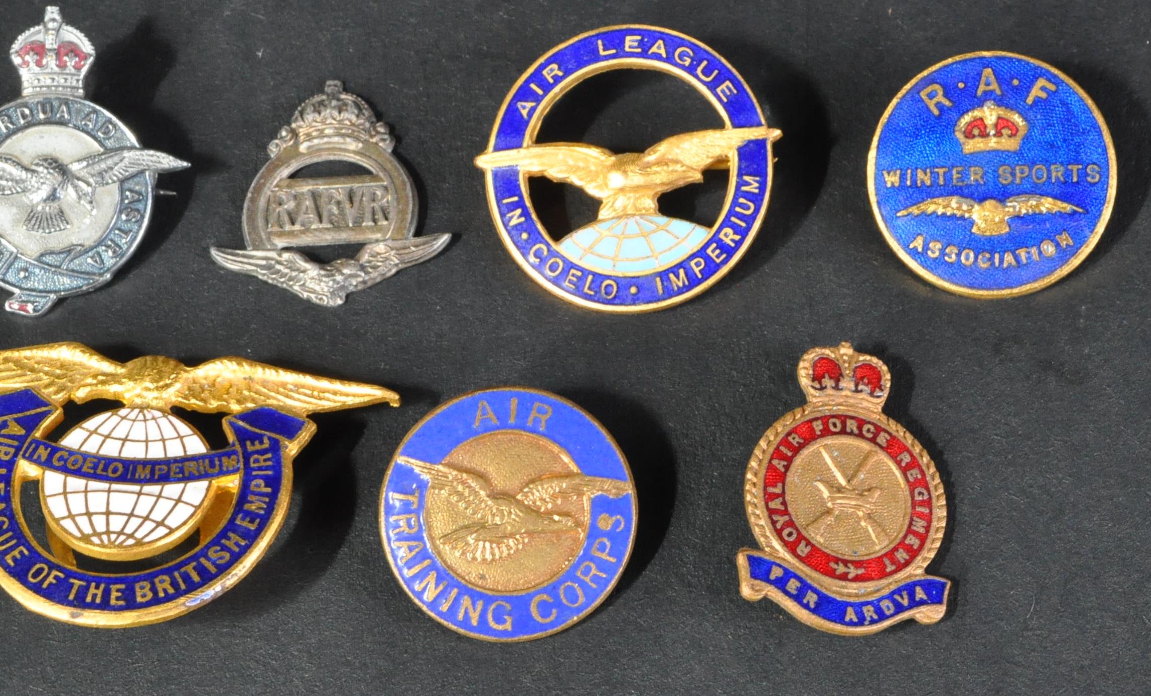 WWII SET OF ENAMEL RAF ROYAL AIR FORCE VOLUNTEER / AIR LEAGUE BADGES - Image 3 of 4