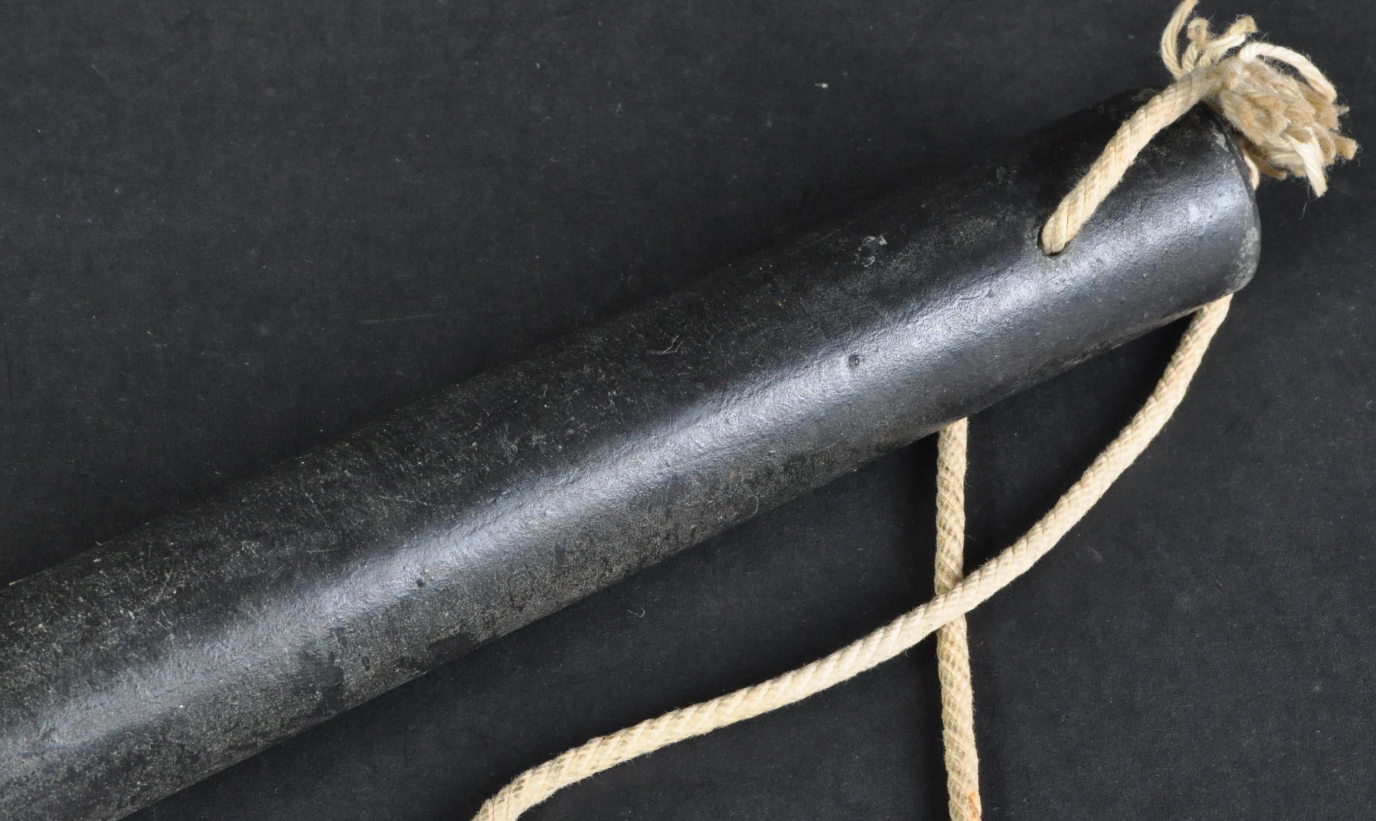 WWII SECOND WORLD WAR - SCARCE SPECIAL FORCES RUBBER KOSH / TRUNCHEON - Image 3 of 4