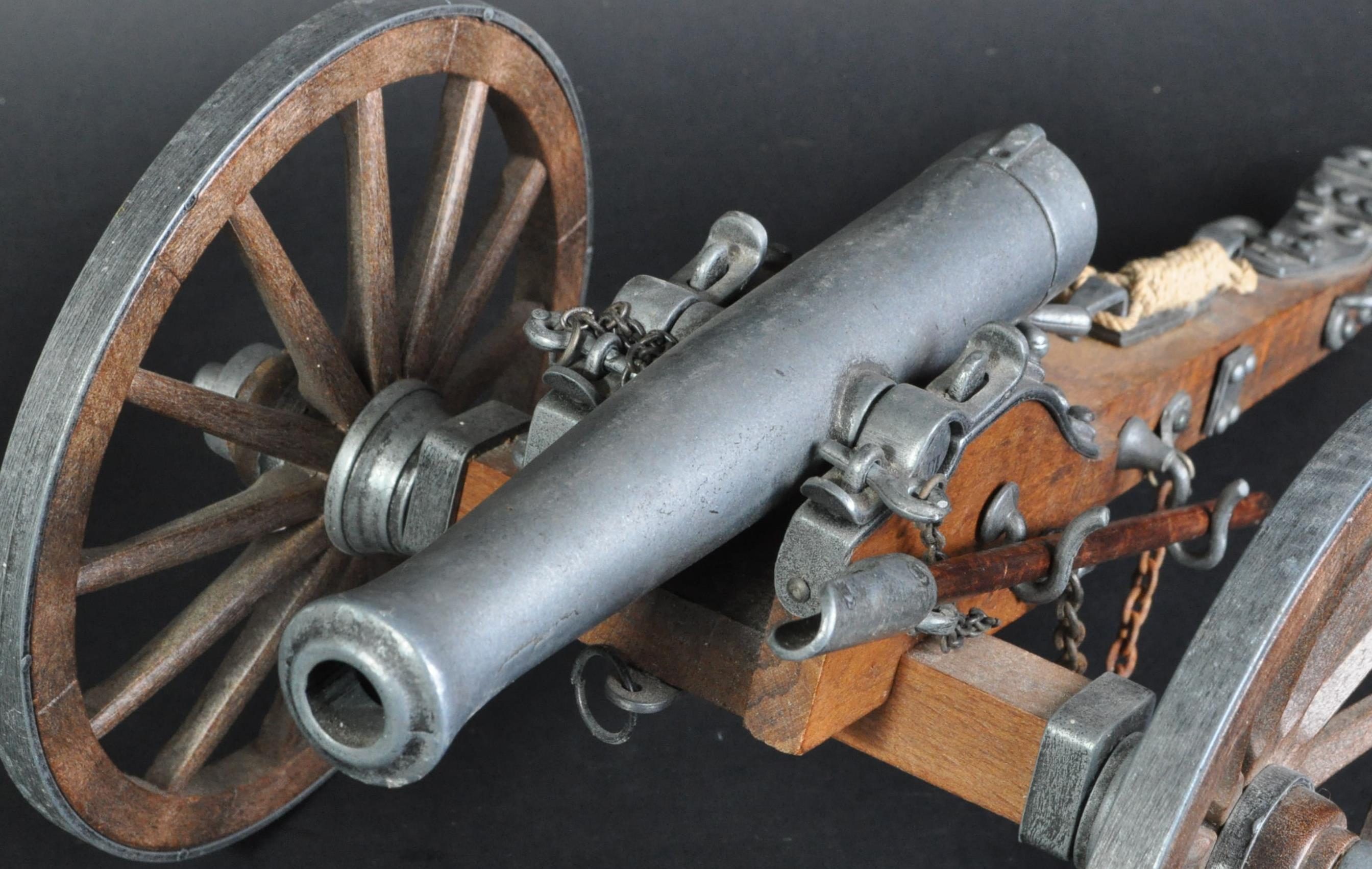 VINTAGE LARGE SCALE MODEL OF A 19TH CENTURY FIELD CANNON - Image 3 of 7