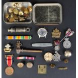 COLLECTION OF ASSORTED WWI & WWII BUTTONS, BADGES ETC
