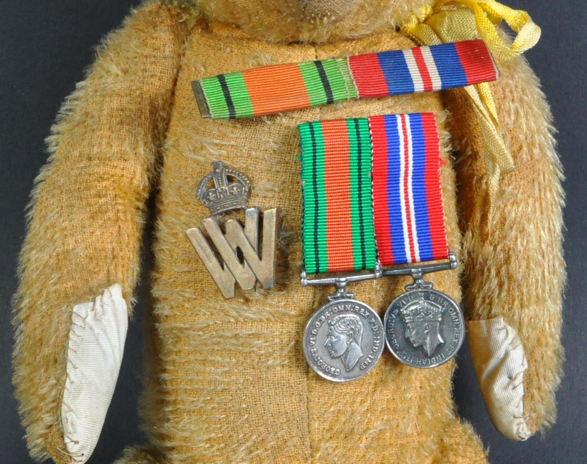 WWII SECOND WORLD WAR WVS WARTIME TEDDY BEAR WITH MEDALS & BADGE - Image 3 of 5