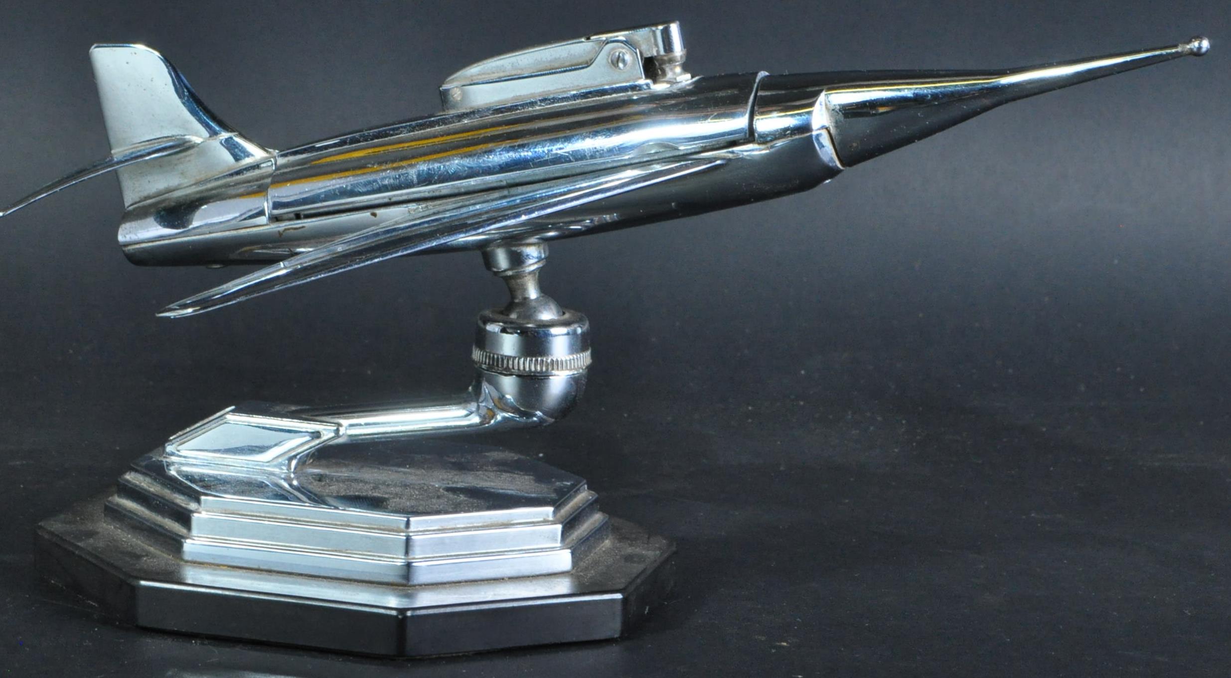 1950S ART DECO CHROME DESKTOP CIGARETTE LIGHTER IN FORM OF JET