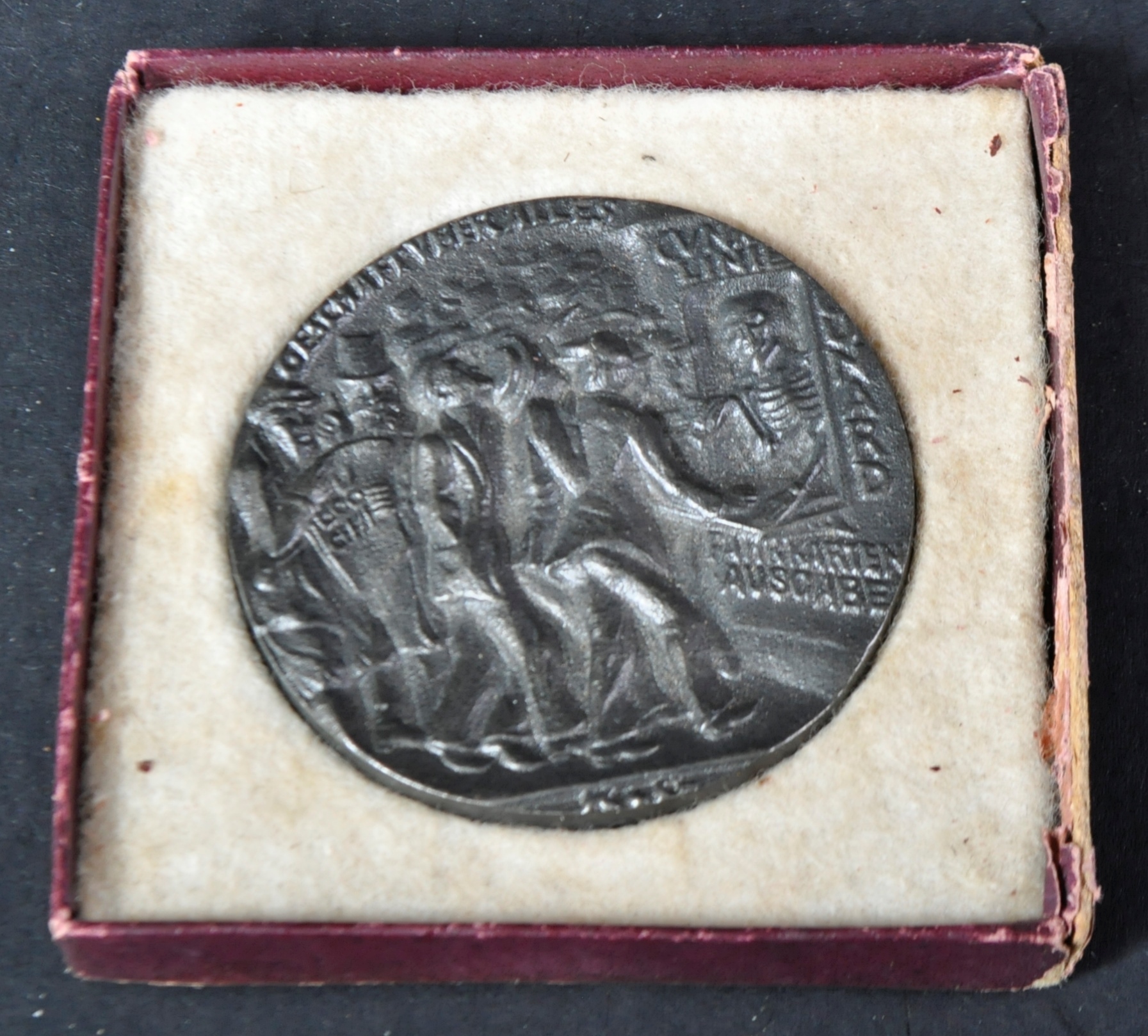 RMS LUSITANIA - WWI FIRST WORLD WAR PERIOD SINKING MEDAL - Image 3 of 4