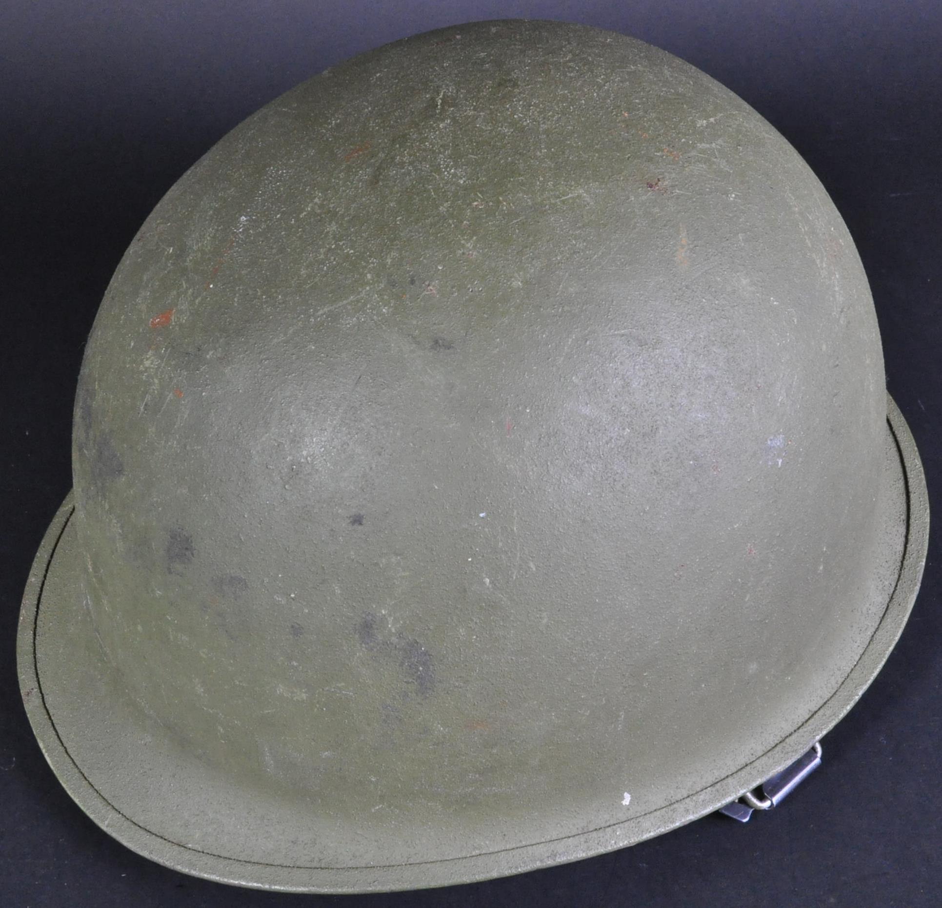 20TH CENTURY US ARMY M1 PATTERN UNIFORM STEEL HELMET - Image 2 of 4