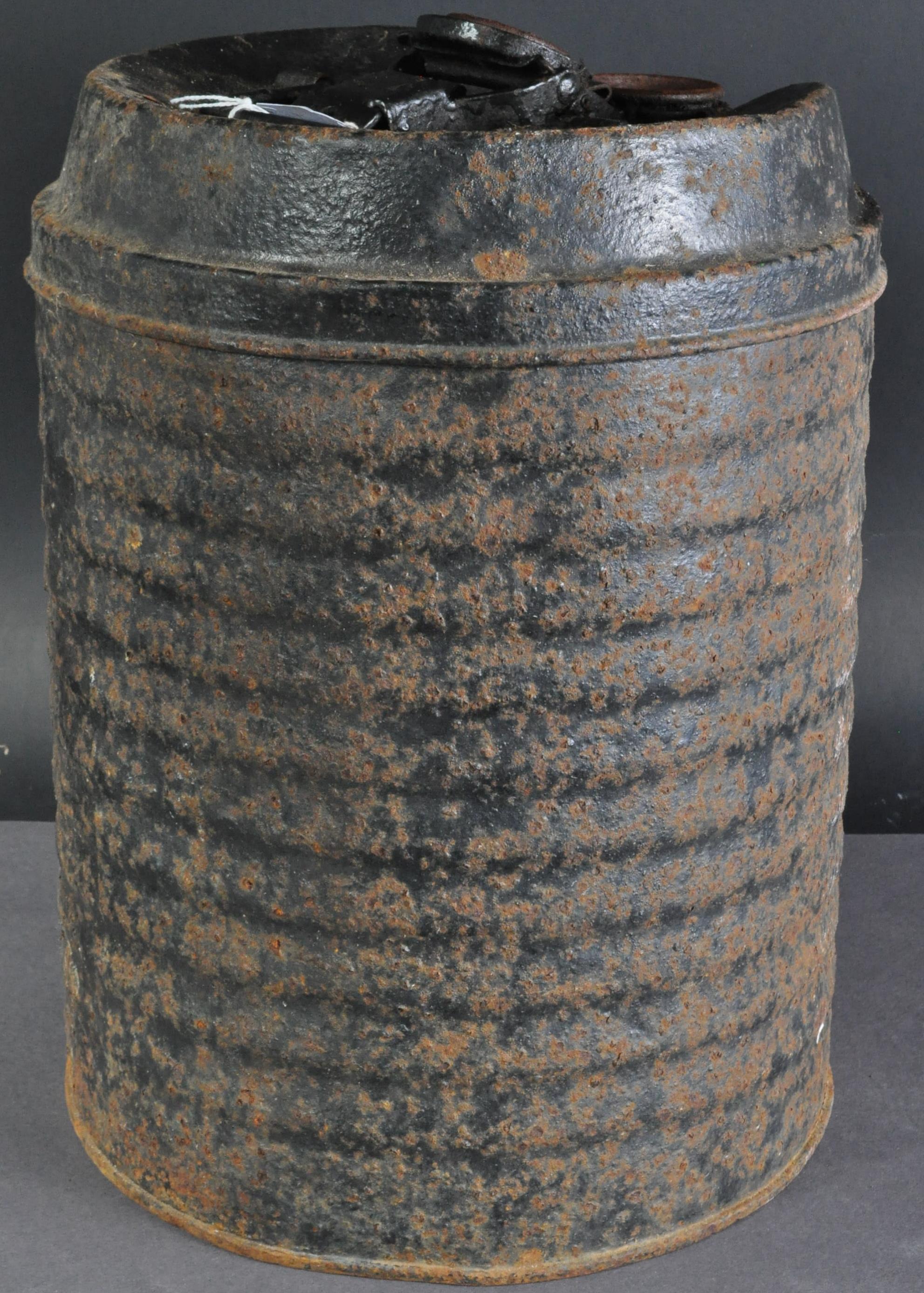 WWII SECOND WORLD WAR PERIOD LARGE CIRCULAR PETROL CAN - Image 4 of 4