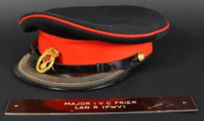 WWII INTEREST - QUEEN'S LANCASHIRE REGIMENT - MAJOR I. V. FRIER HAT