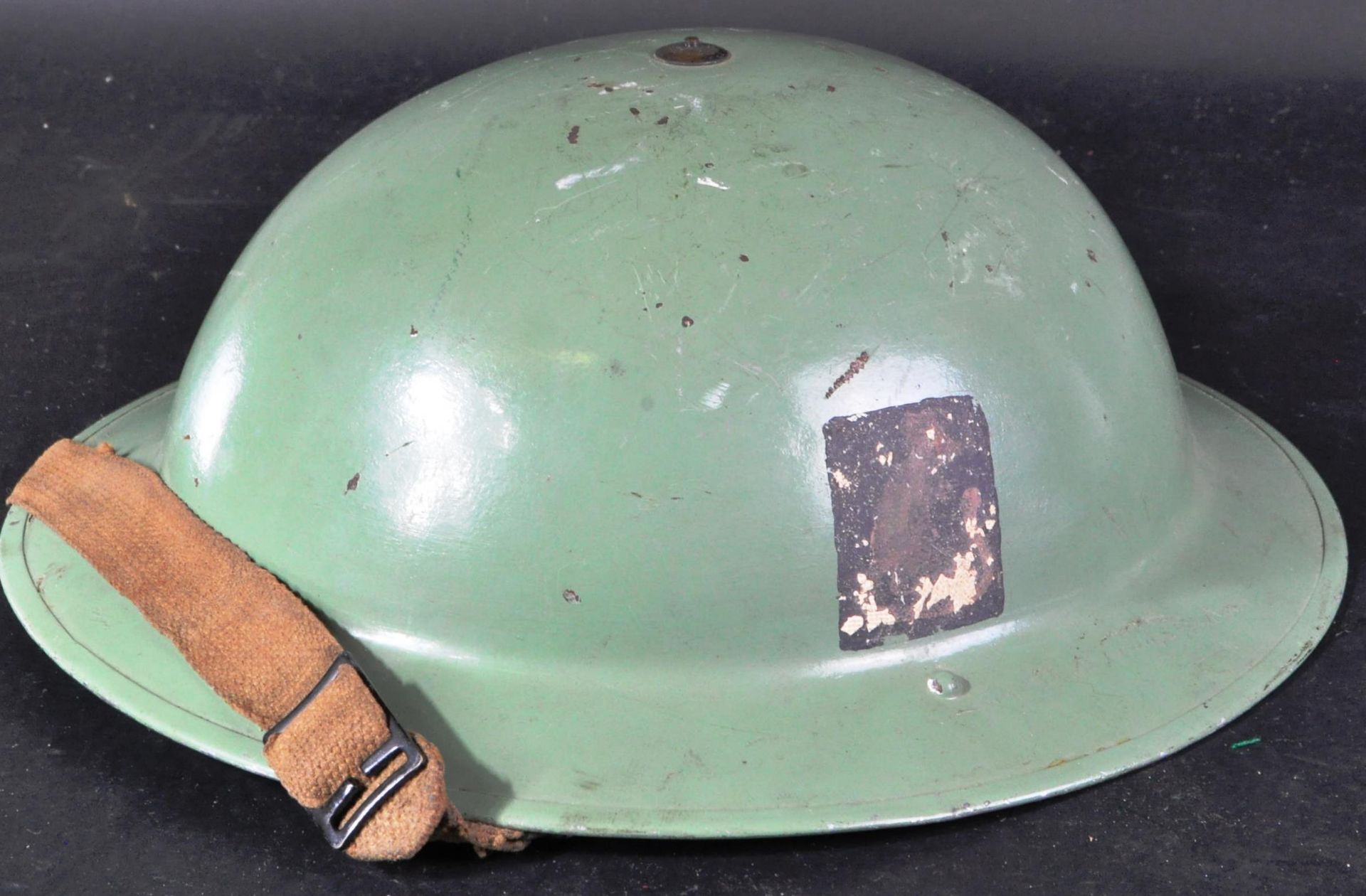 WWII SECOND WORLD WAR DESERT RAT BRODIE HELMET WITH INSIGNIA