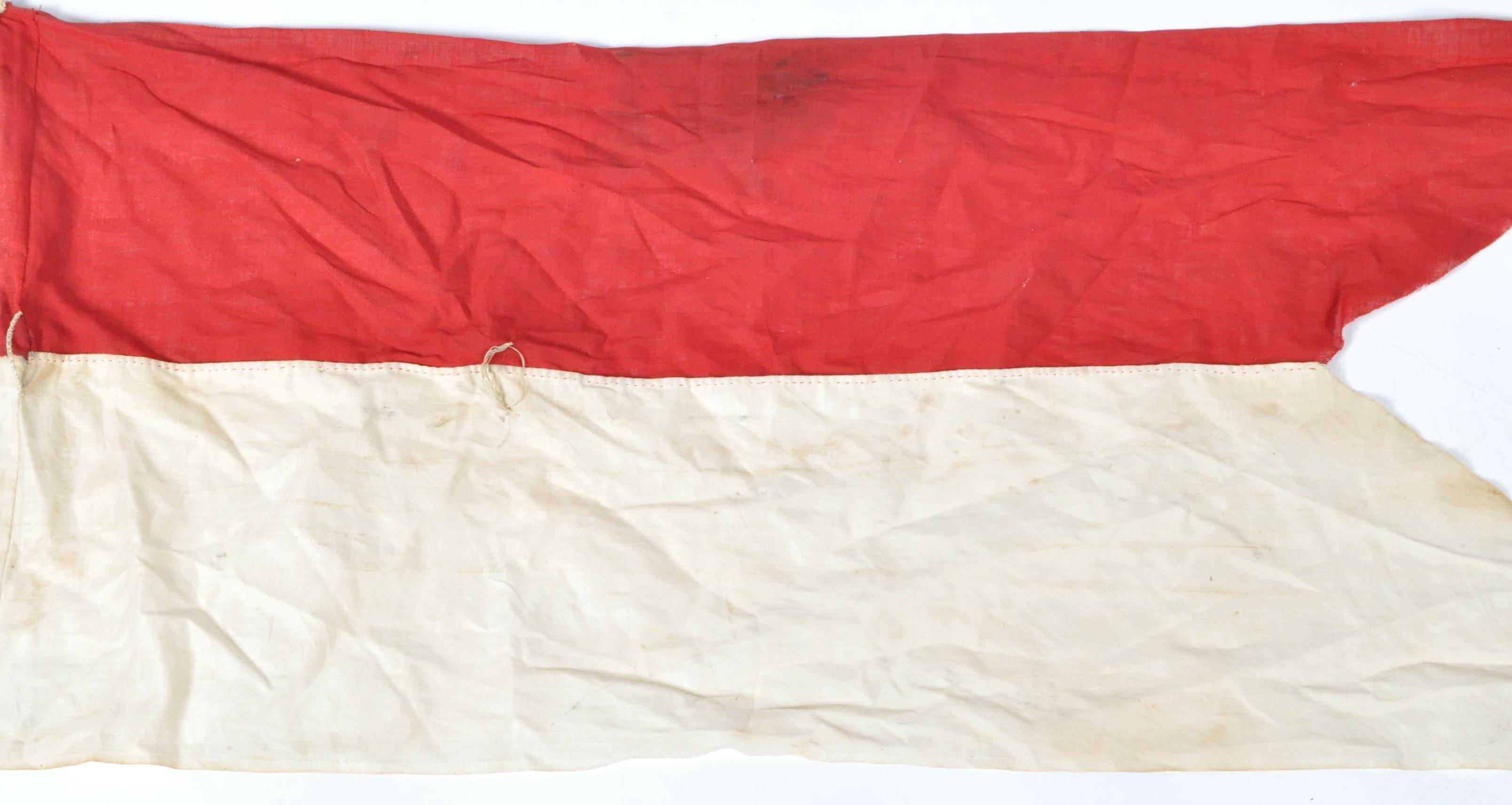 WWII SECOND WORLD WAR RED AND WHITE SIGNAL FLAG - Image 3 of 4