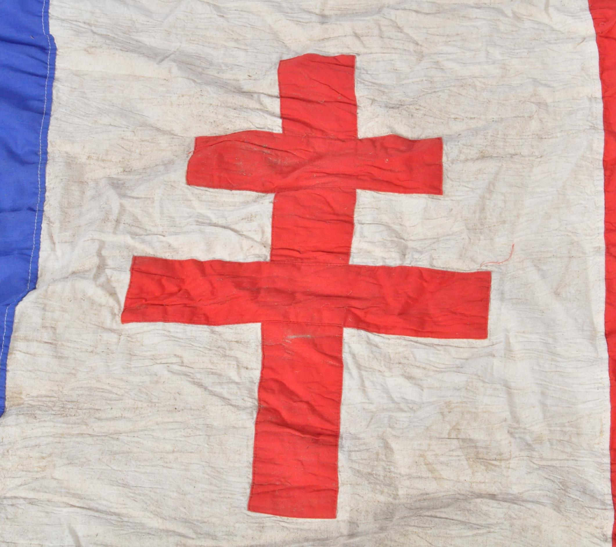 WWII TYPE ' FRENCH RESISTANCE ' LARGE CROSS OF LORRAINE FLAG - Image 2 of 5