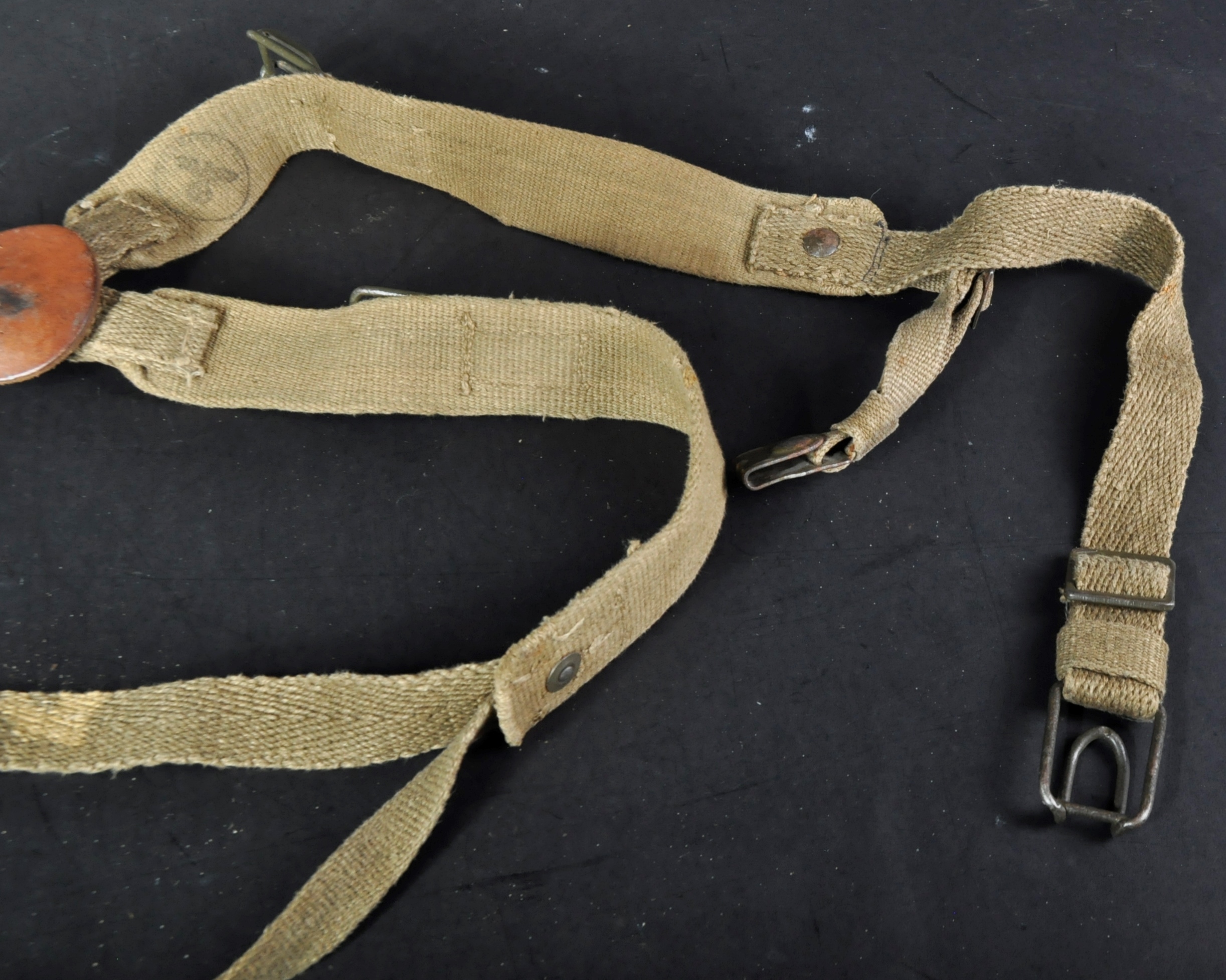 WWII SECOND WORLD WAR GERMAN UNIFORM WEBBING - Image 4 of 4