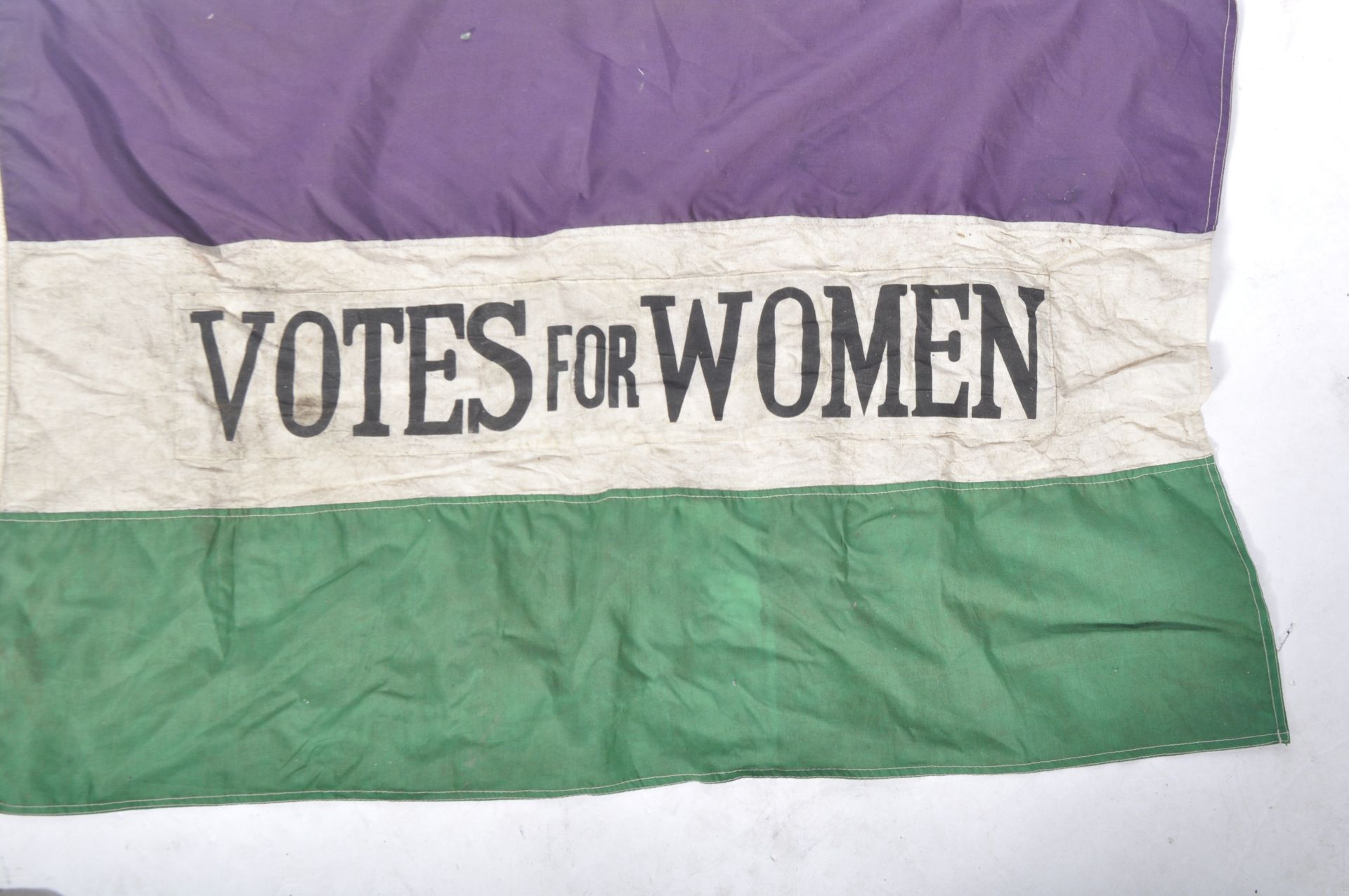 SUFFRAGETTE INTEREST - ' VOTES FOR WOMEN ' FLAG - Bild 2 aus 3