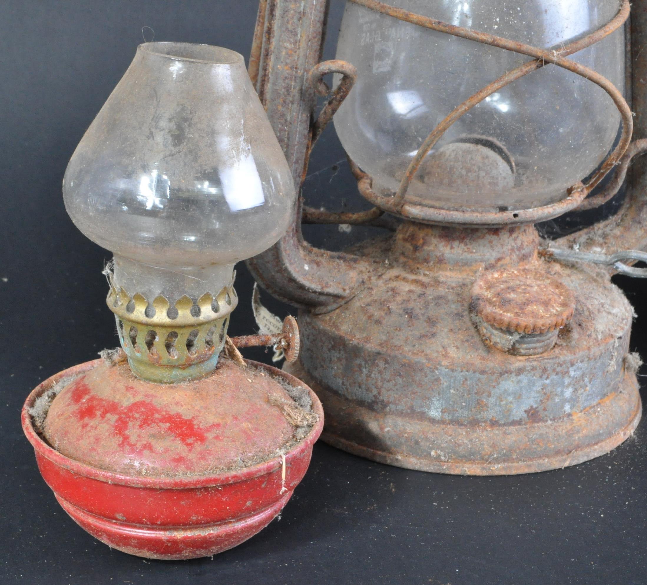 COLLECTION OF ASSORTED VINTAGE LAMPS / LANTERNS - Image 2 of 6