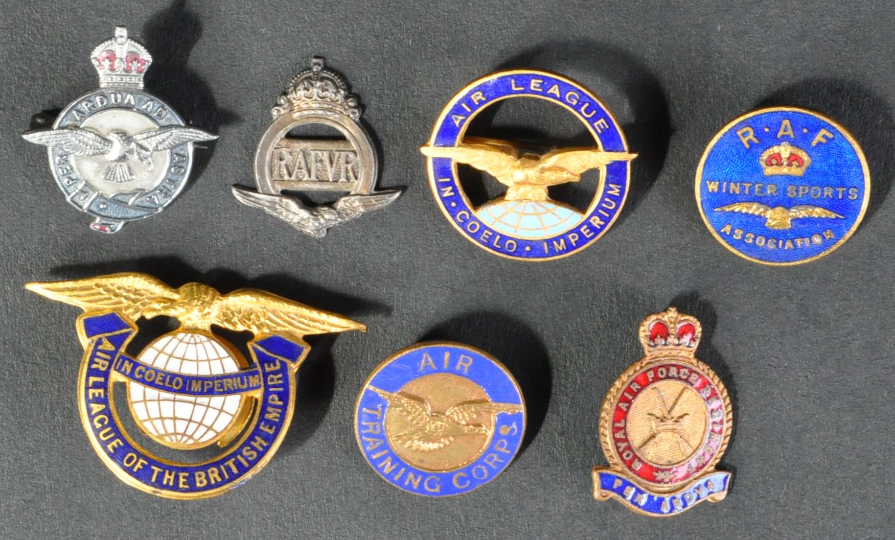 WWII SET OF ENAMEL RAF ROYAL AIR FORCE VOLUNTEER / AIR LEAGUE BADGES - Image 2 of 4