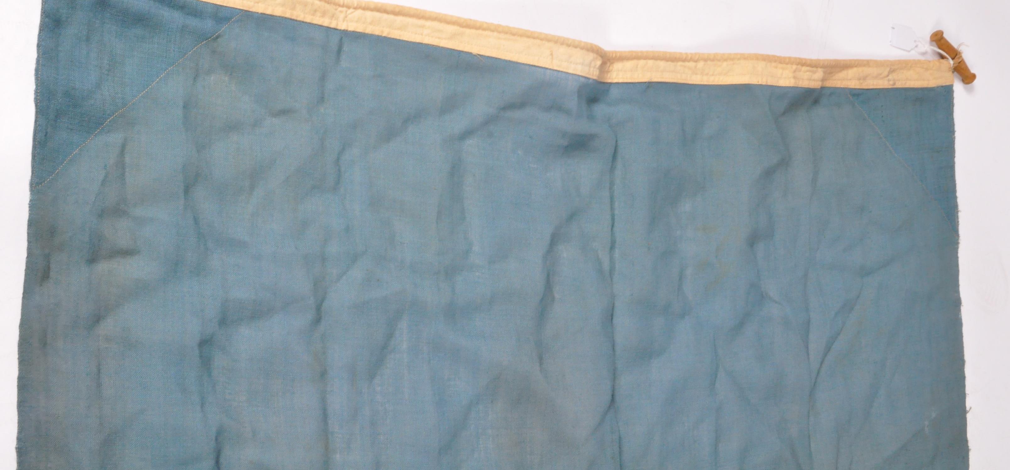 VINTAGE 1950S UNITED NATIONS BLUE & WHITE FLAG - Image 3 of 4