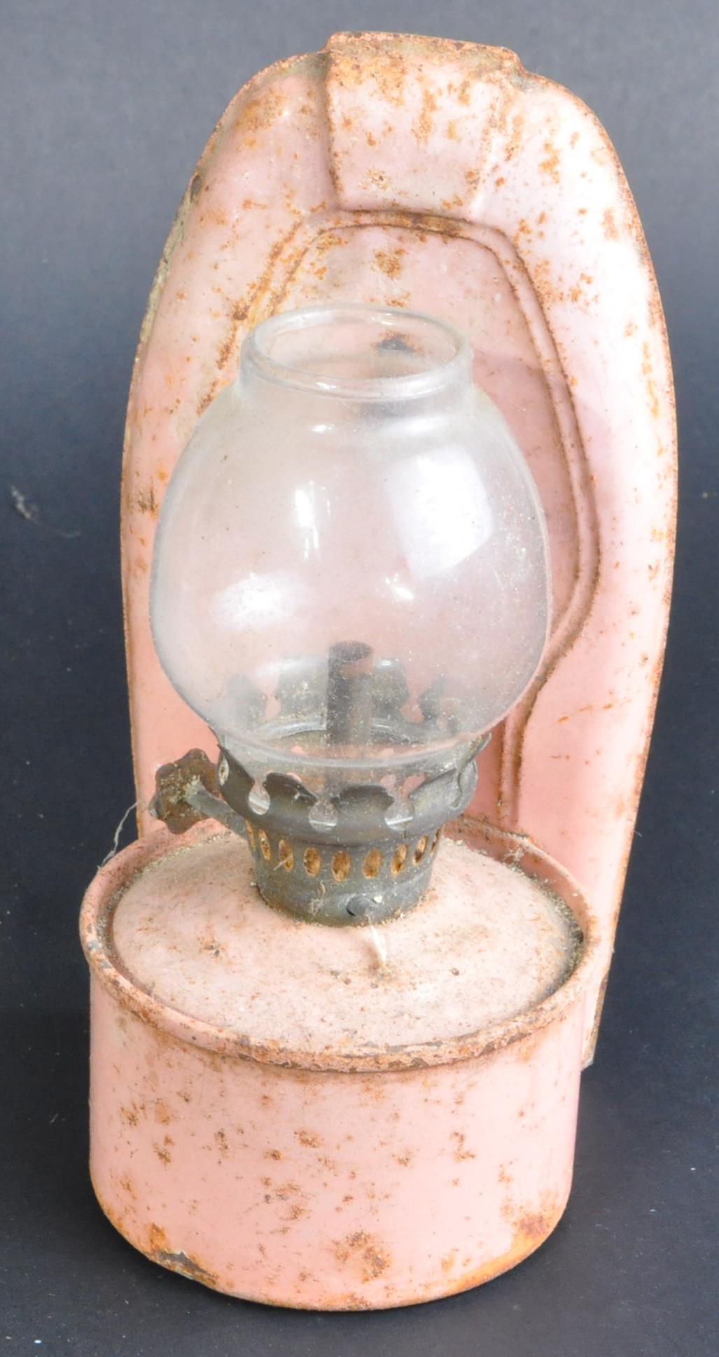 COLLECTION OF ASSORTED VINTAGE LAMPS / LANTERNS - Image 5 of 6