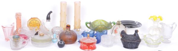 LARGE COLLECTION OF 20TH CENTURY DECORATIVE GLASS