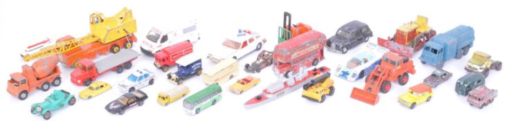 LARGE COLLECTION OF DIE CAST TOY CARS