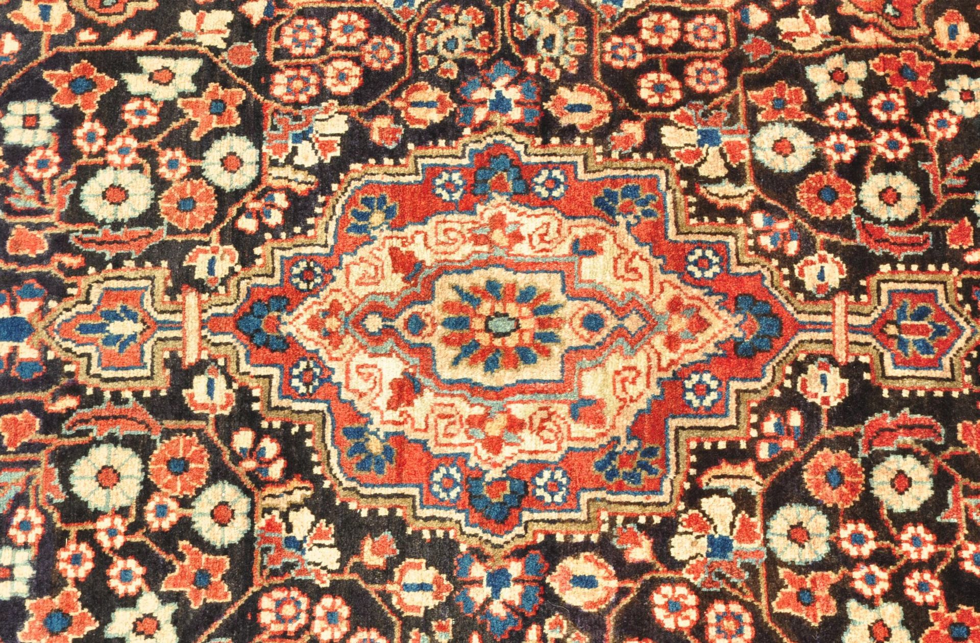 20TH CENTURY PERSIAN ISLAMIC HAND MADE SAROUK RUG