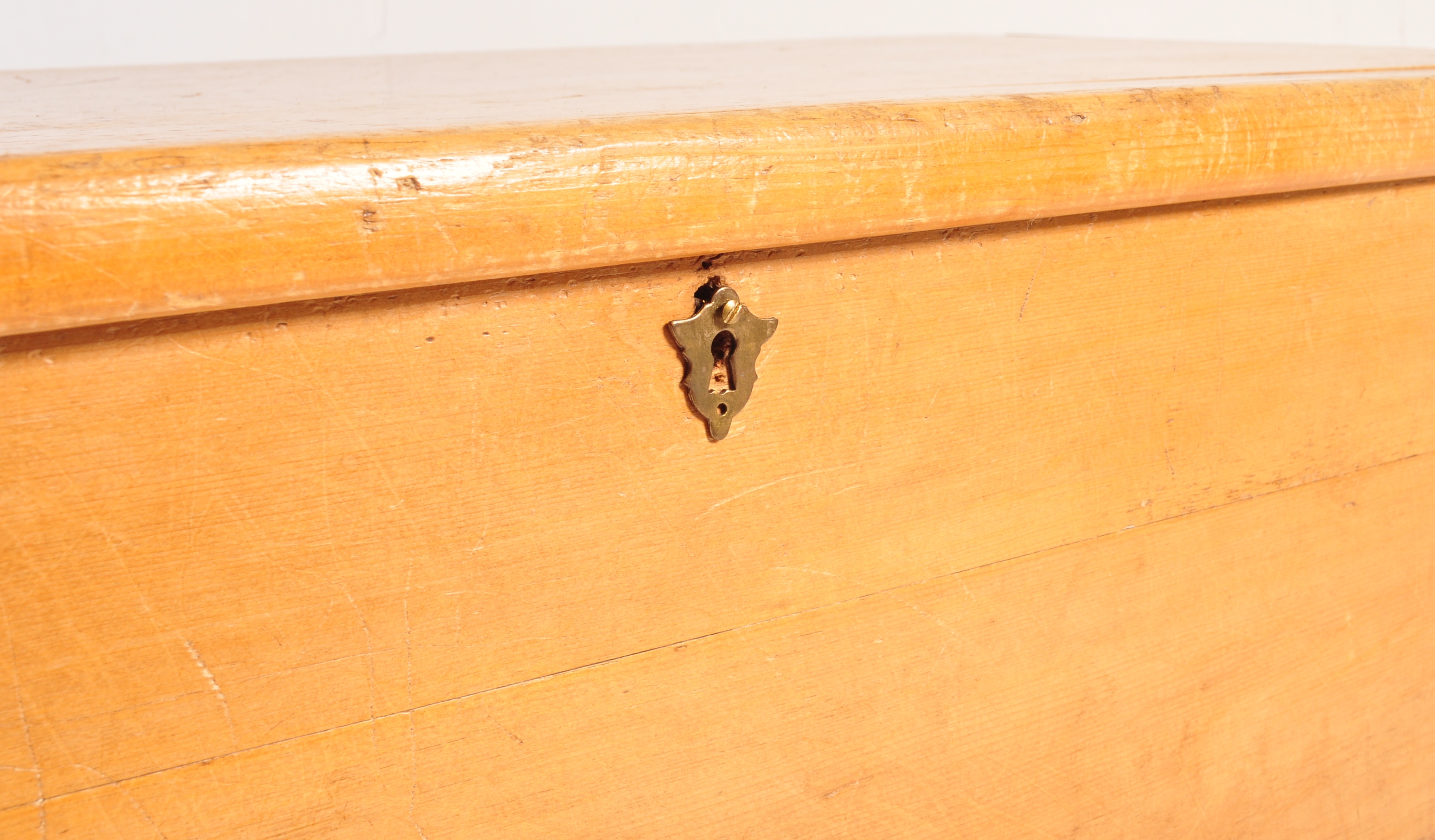 VICTORIAN 19TH CENTURY PINE BLANKET BOX - Image 10 of 10