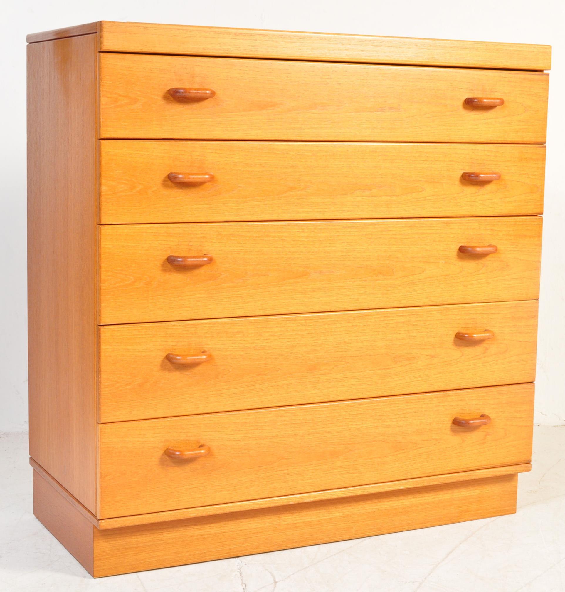 RETRO 20TH CENTURY TURNIDGE TEAK CHEST OF DRAWERS