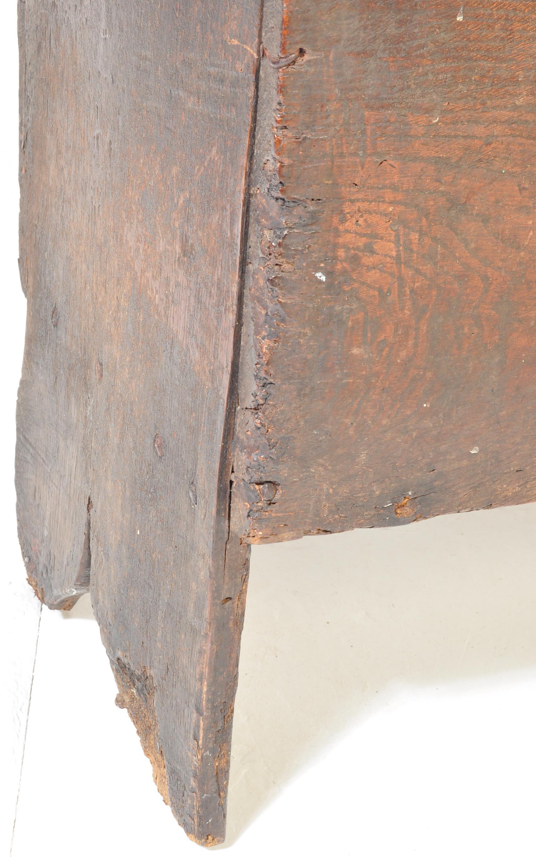 A 17TH CENTURY OAK WEST COUNTRY COFFER CHEST - Image 7 of 7