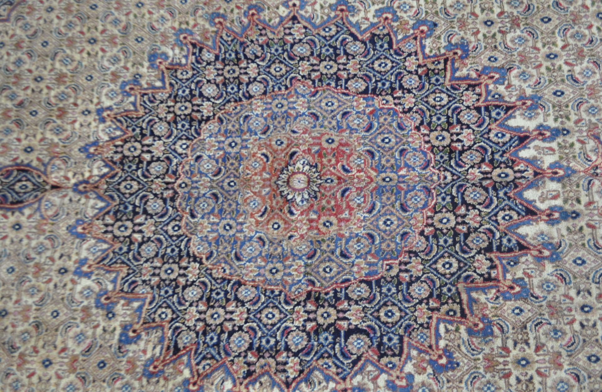 20TH CENTURY PERSIAN ISLAMIC HAND MADE MOUD RUG - Bild 3 aus 6