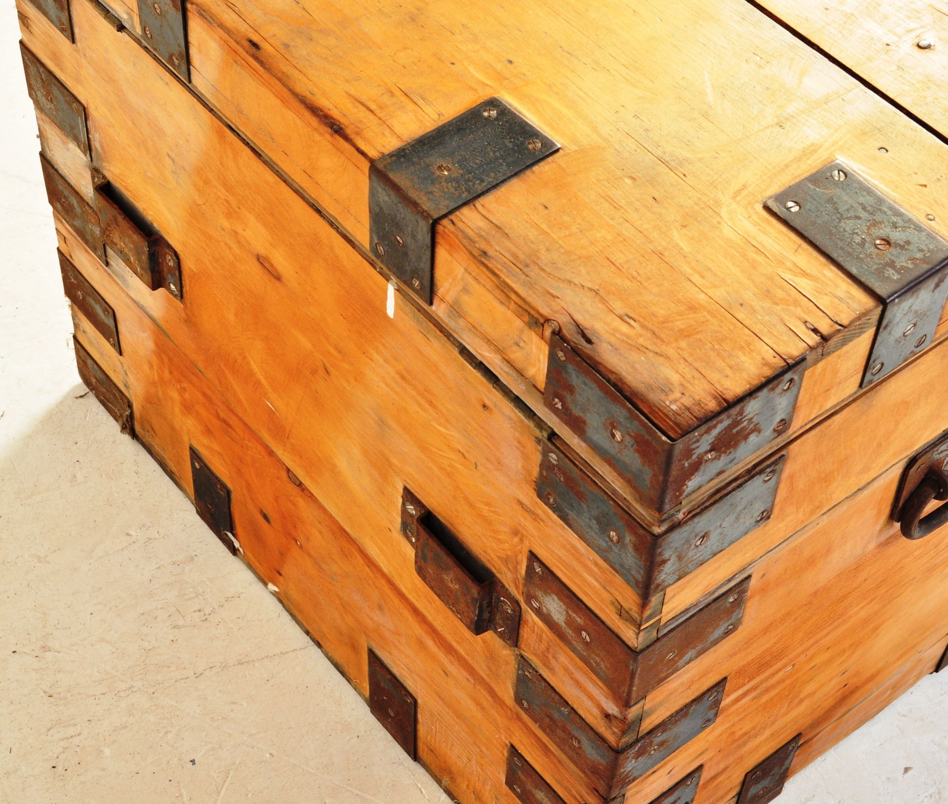 19TH CENTURY WOODEN SILVER CHEST STEAMER TRUNK - Image 7 of 8