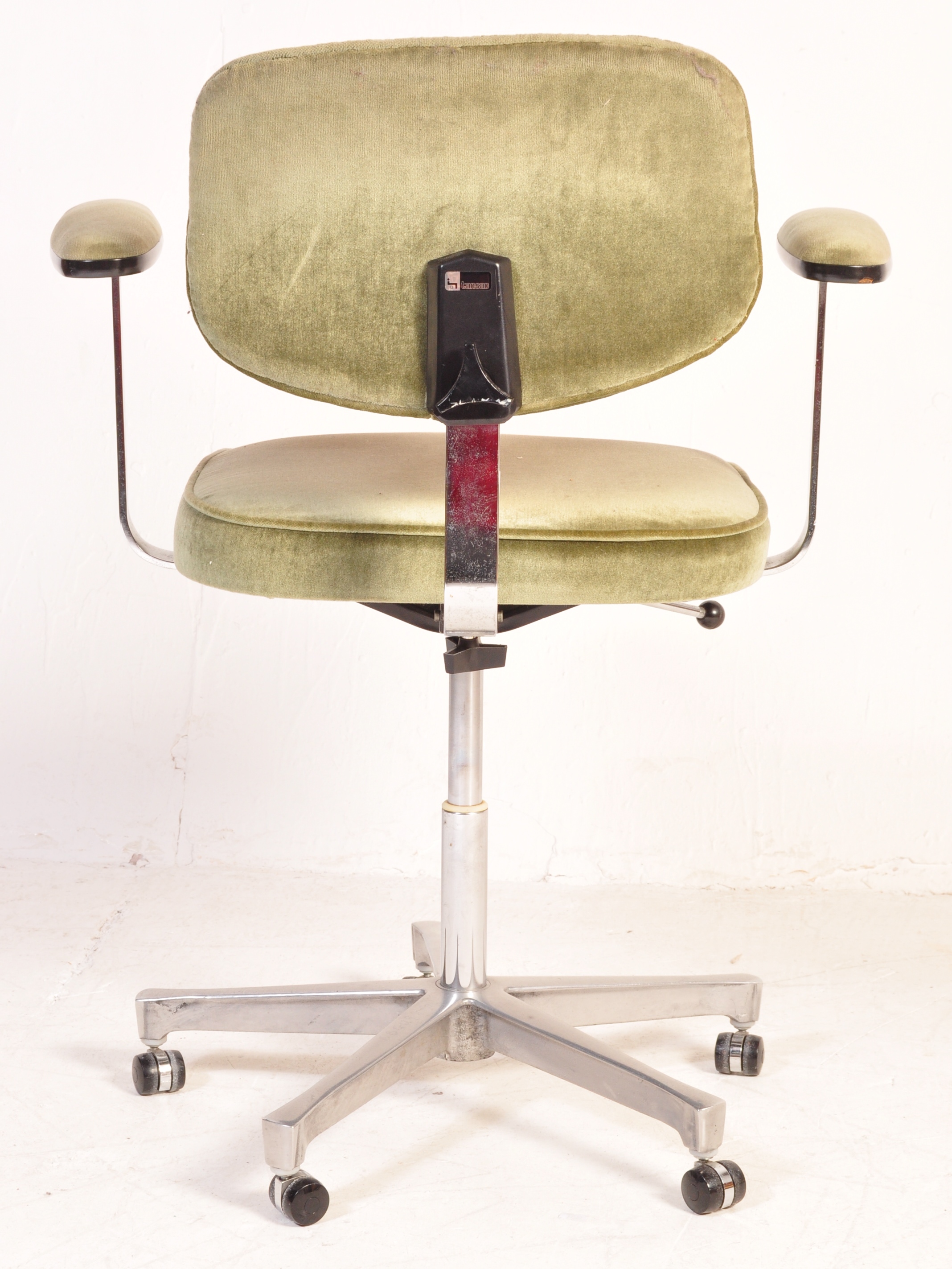 1980'S OLIVE GREEN OFFICE SWIVEL ARMCHAIR / DESK CHAIR - Image 7 of 8