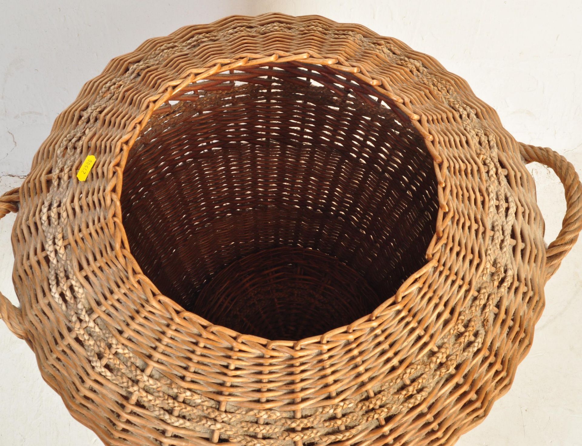 MID CENTURY RETRO WICKER SNAKER CHARMER LAUNDRY BASKET - Image 4 of 6