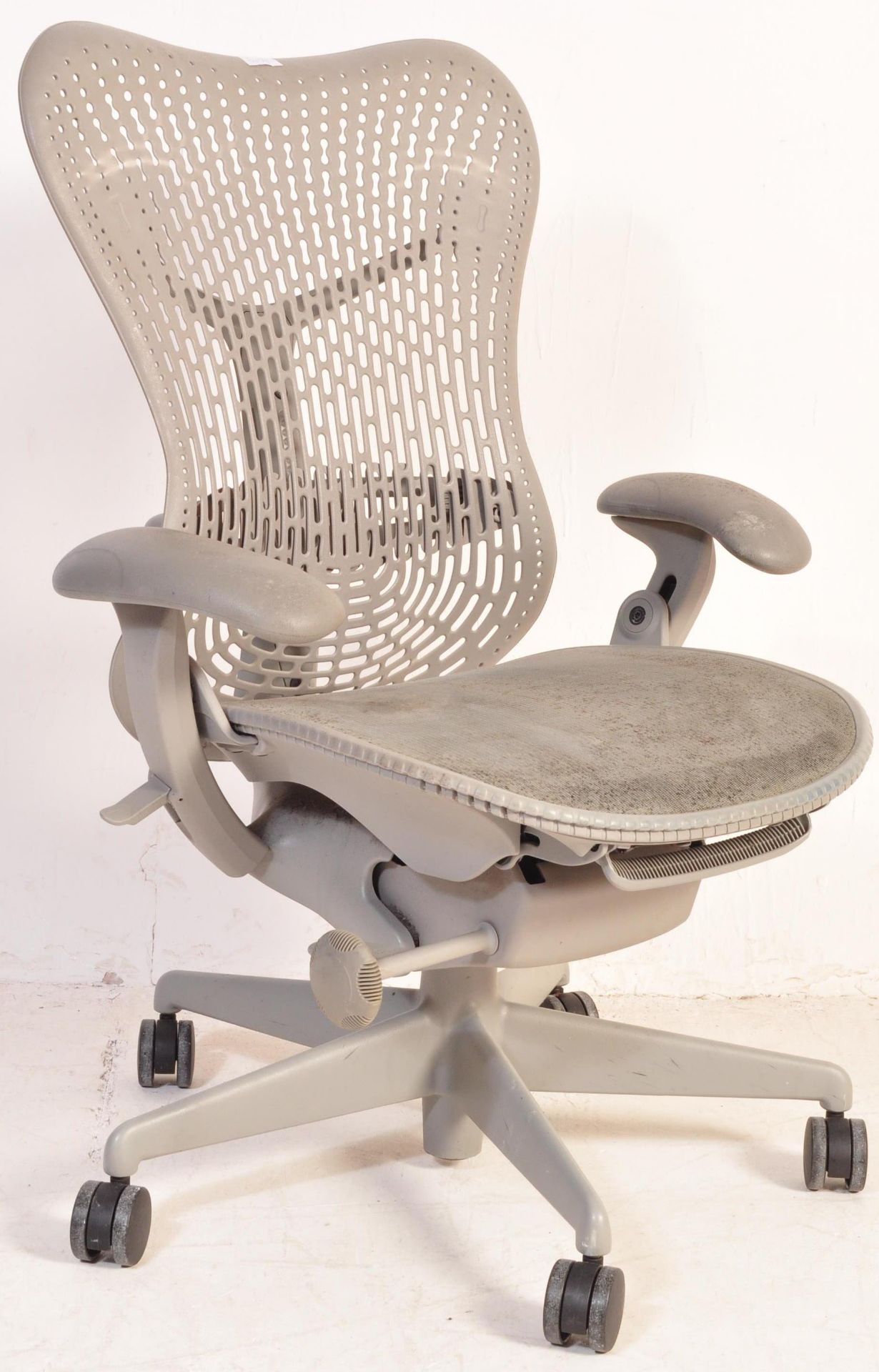 HERMAN MILLER MIRRA SWIVEL DESK CHAIR BY STUDIO 7.5