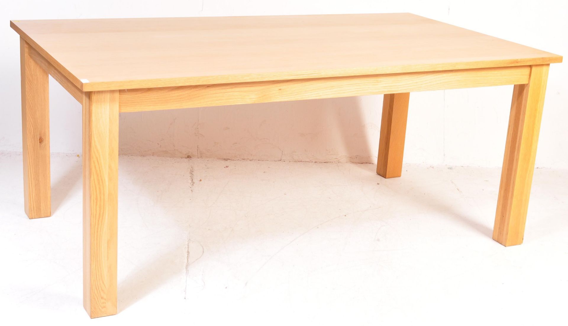 20TH CENTURY CONTEMPORARY OAK REFECTORY DINING TABLE - Image 2 of 4