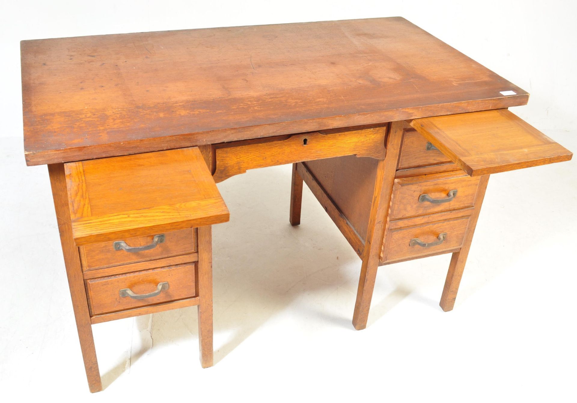 RETRO VINTAGE MID 20TH CENTURY 1950S OAK PEDESTAL DESK - Image 9 of 9