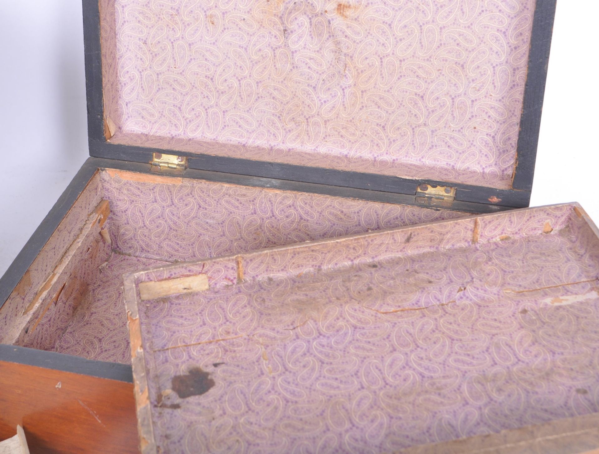 19TH CENTURY VICTORIAN MAHOGANY LADIES VANITY TRAVEL BOX - Image 3 of 5