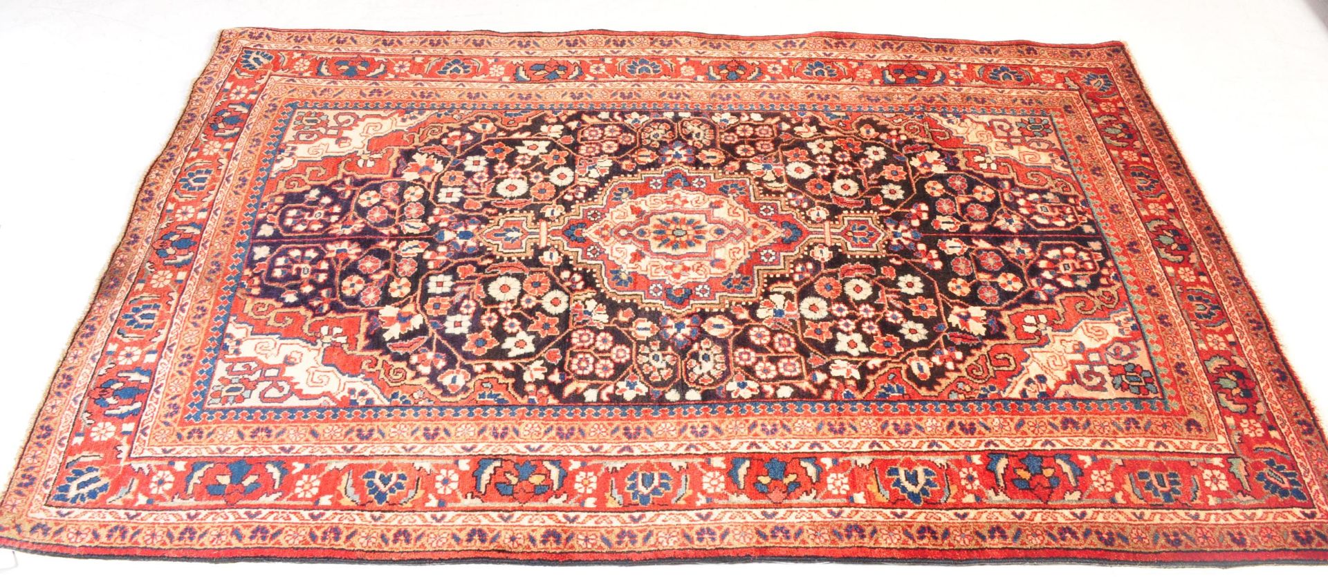 20TH CENTURY PERSIAN ISLAMIC HAND MADE SAROUK RUG - Bild 3 aus 9