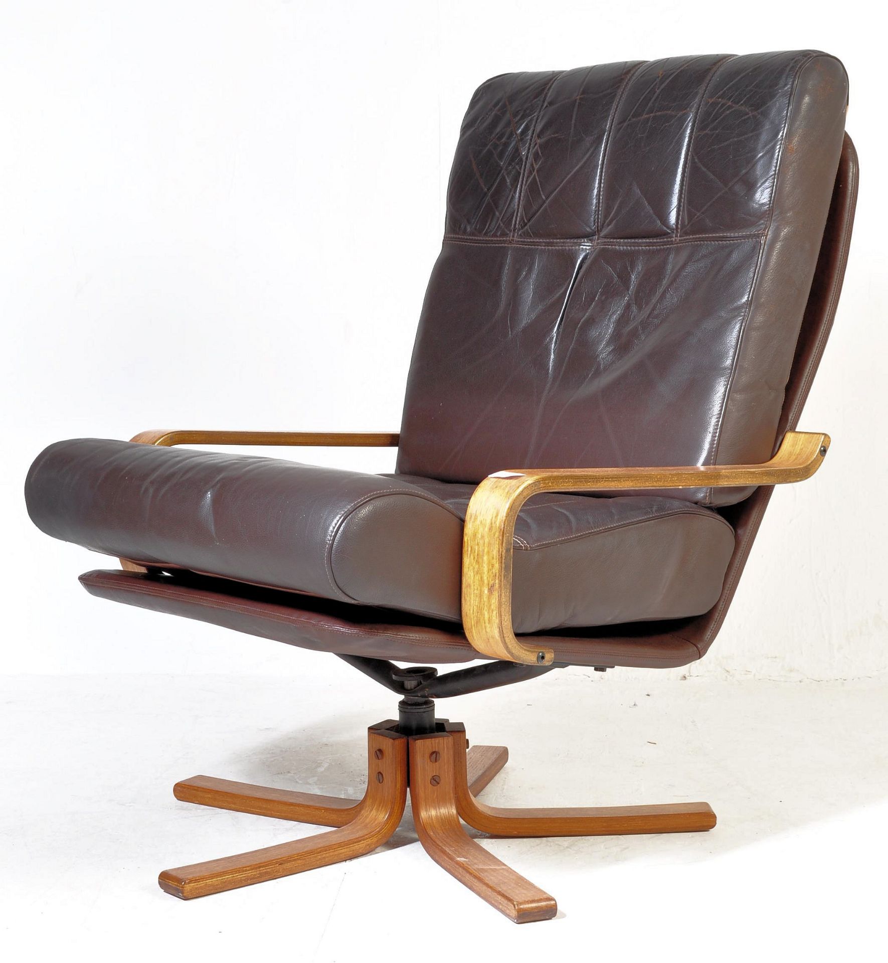 RETRO VINTAGE 20TH CENTURY BROWN LEATHER SWIVEL ARMCHAIR