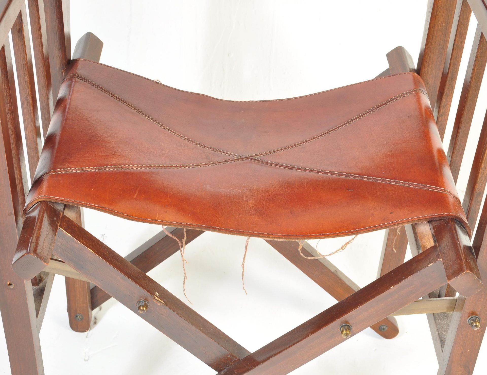 VINTAGE 20TH CENTURY LEATHER DIRECTORS FOLDING CHAIR - Image 4 of 9
