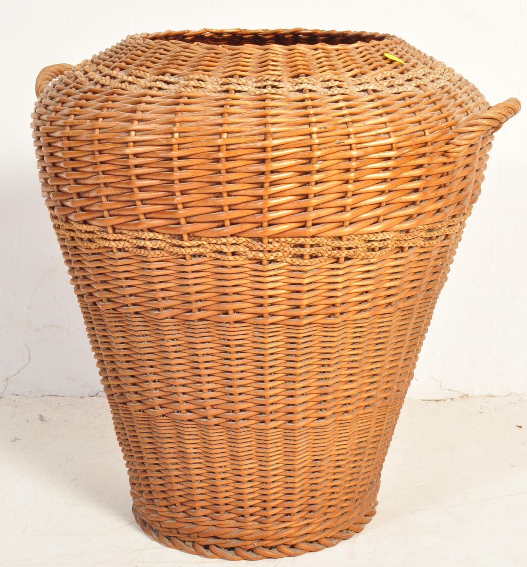 MID CENTURY RETRO WICKER SNAKER CHARMER LAUNDRY BASKET - Image 5 of 6