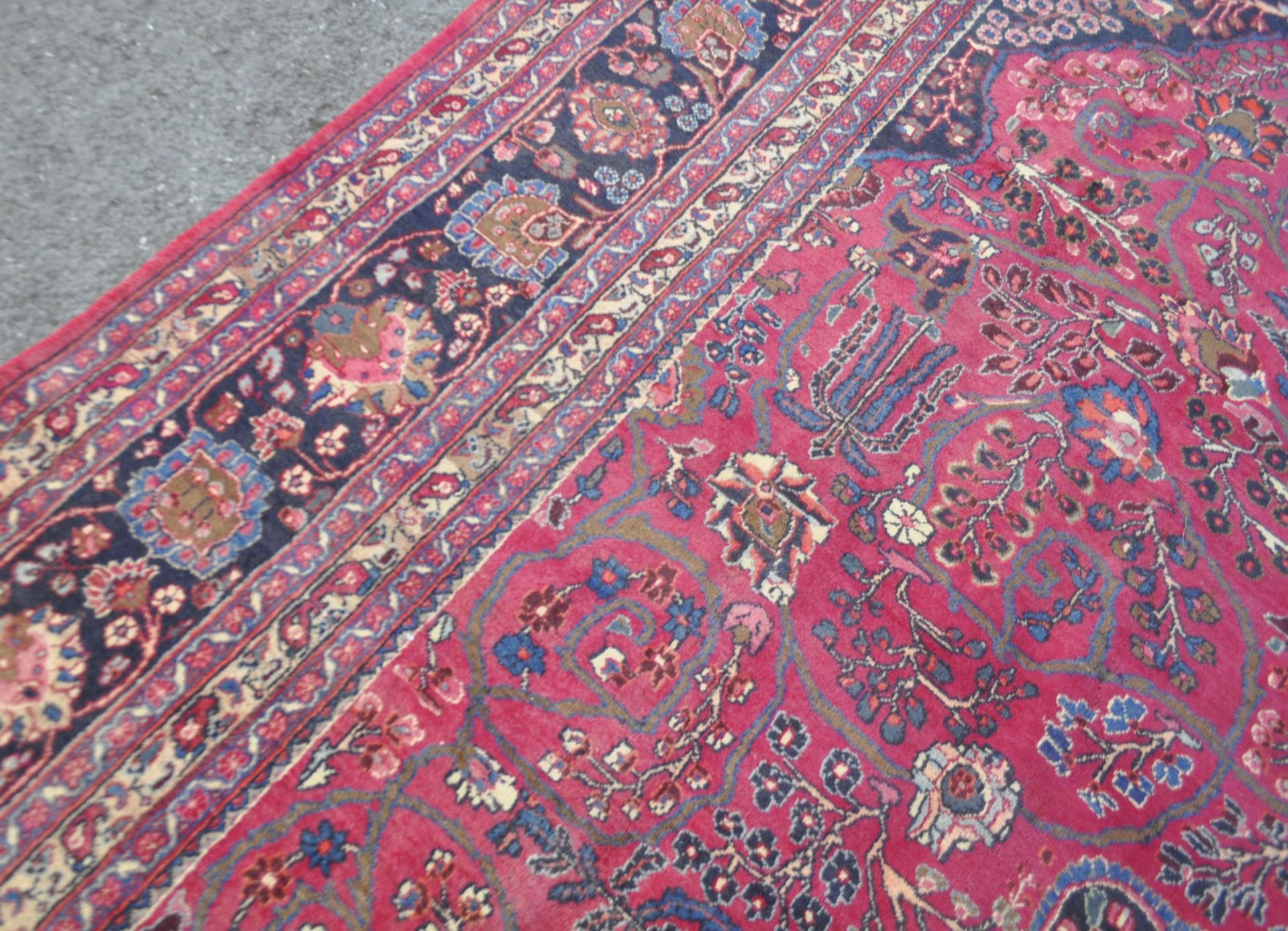 20TH CENTURY PERSIAN ISLAMIC HAND MADE NESHED RUG - Image 4 of 6