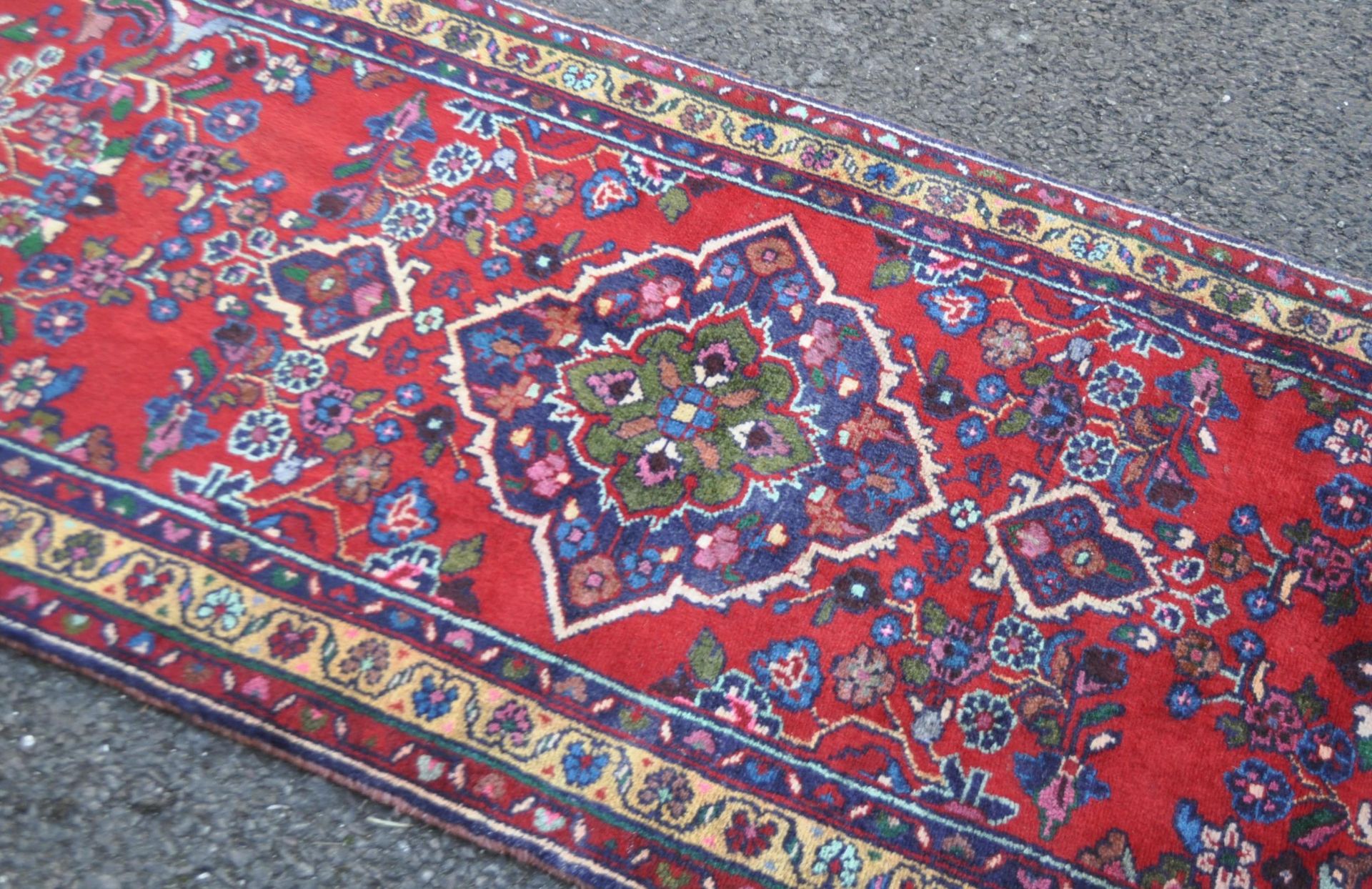 20TH CENTURY PERSIAN ISLAMIC HAND MADE SOUK RUNNER - Image 5 of 5