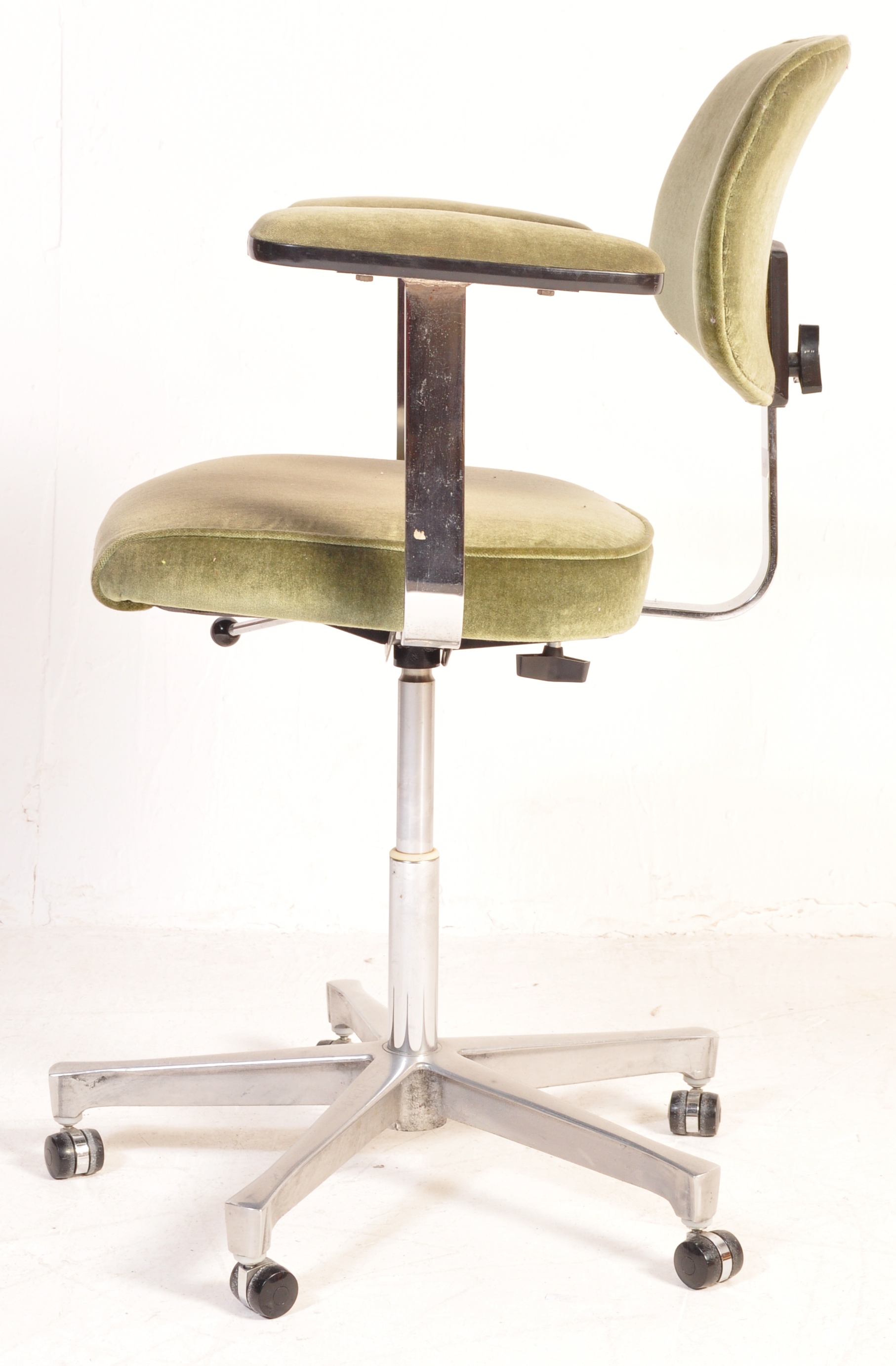 1980'S OLIVE GREEN OFFICE SWIVEL ARMCHAIR / DESK CHAIR - Image 6 of 8