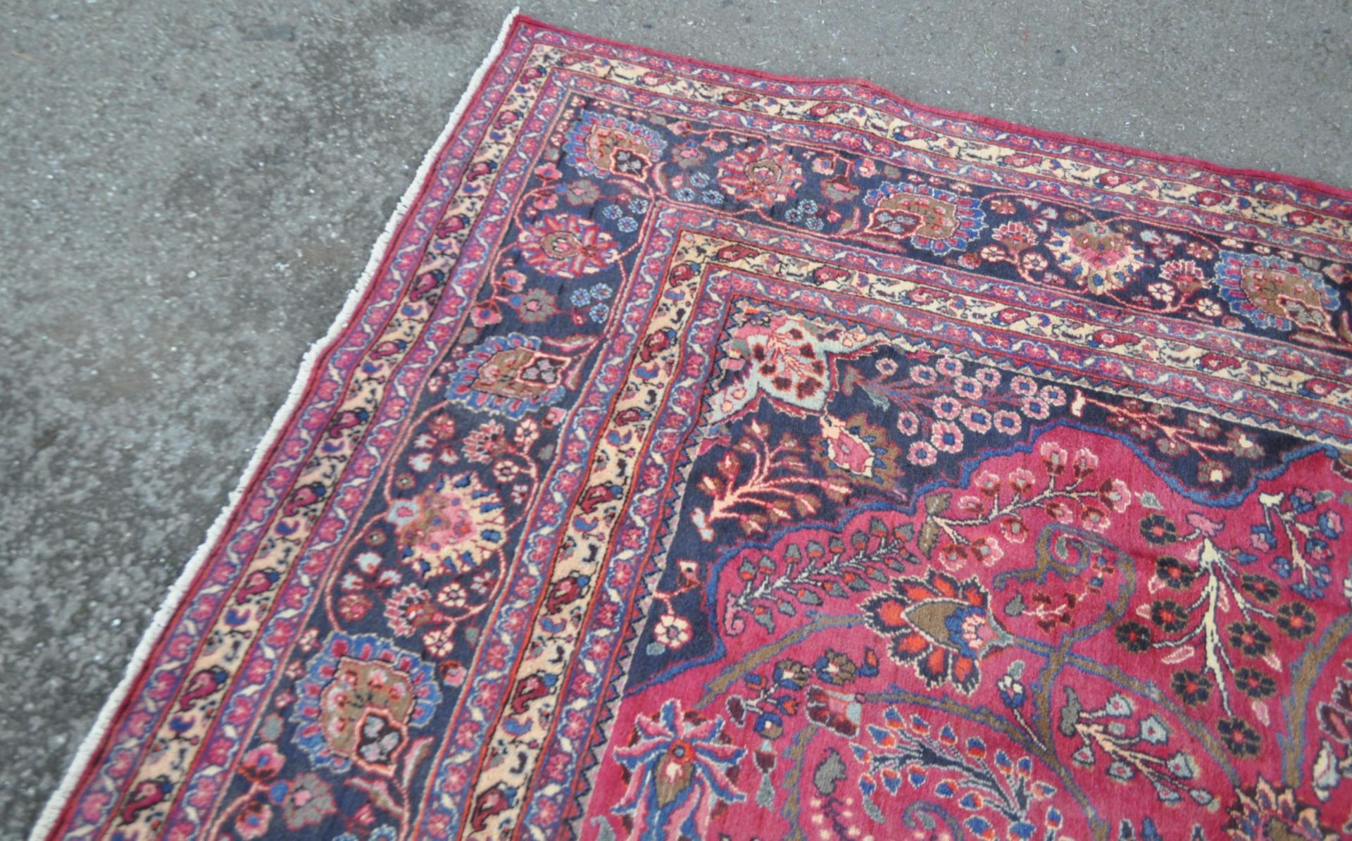 20TH CENTURY PERSIAN ISLAMIC HAND MADE NESHED RUG - Image 5 of 6