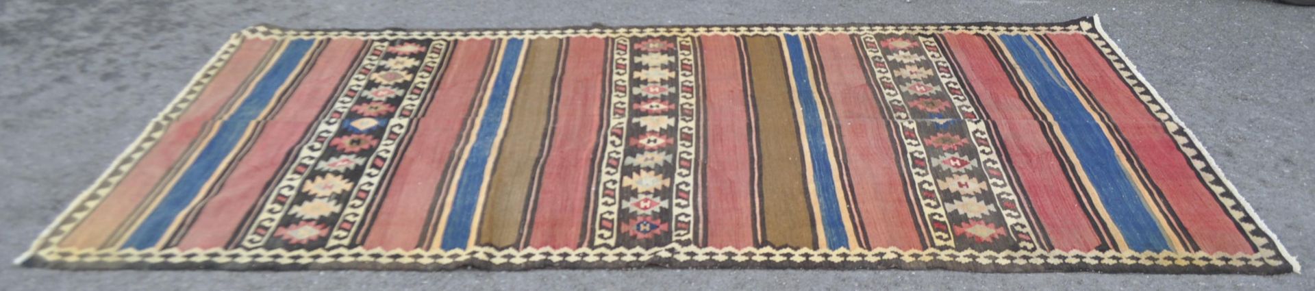 20TH CENTURY PERSIAN ISLAMIC HAND MADE QASHGAI KILIM RUG