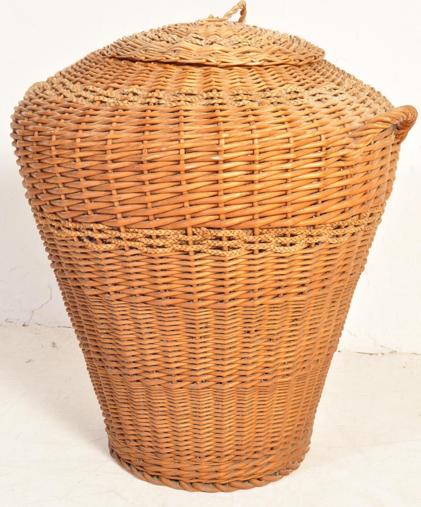 MID CENTURY RETRO WICKER SNAKER CHARMER LAUNDRY BASKET