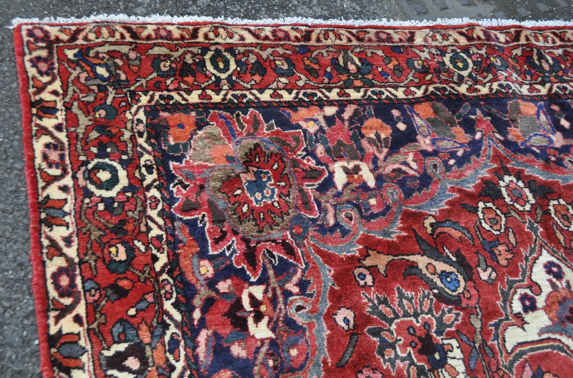 20TH CENTURY PERSIAN ISLAMIC HAND MADE BAKHTIAR RUG - Image 6 of 6