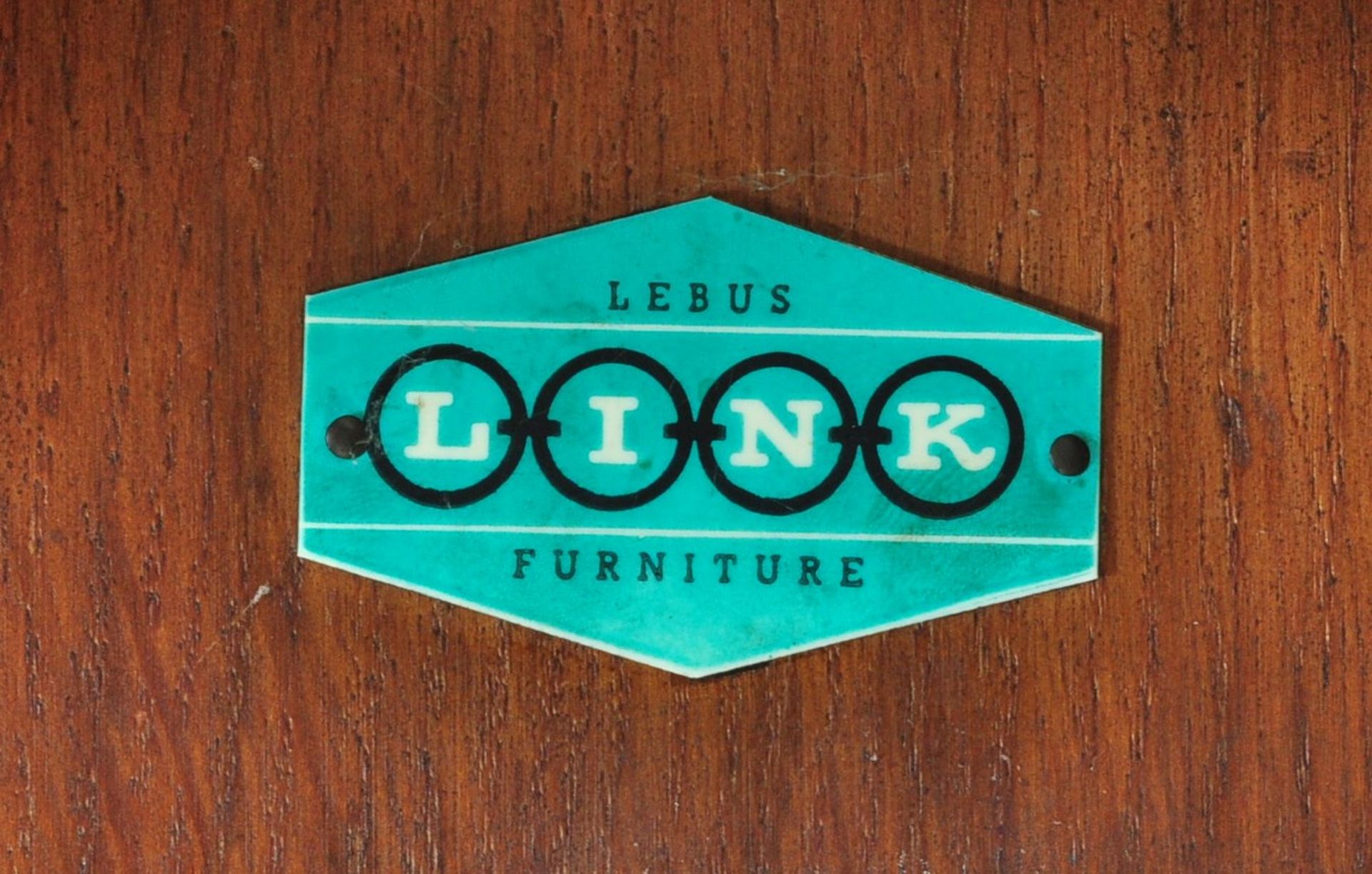 PAIR OF VINTAGE LEBUS LINK TRIANGULAR SIDE TABLES - Image 4 of 4