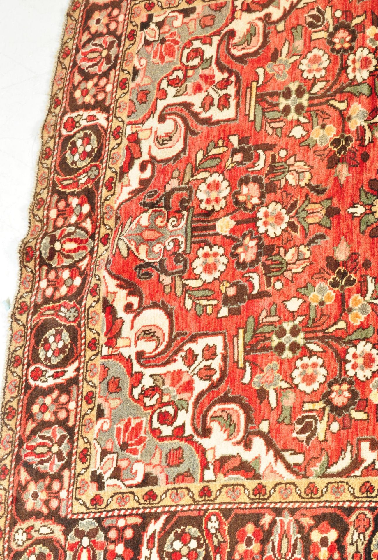 20TH CENTURY PERSIAN ISLAMIC HAND MADE LILHAN RUG - Image 3 of 6