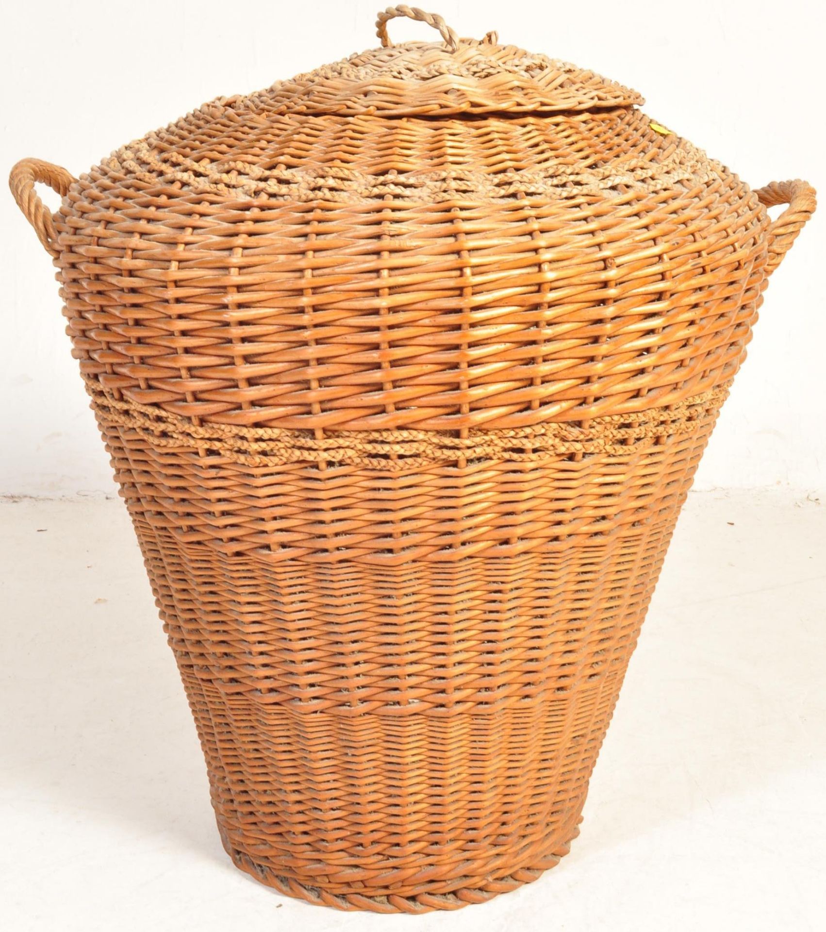 MID CENTURY RETRO WICKER SNAKER CHARMER LAUNDRY BASKET - Image 2 of 6