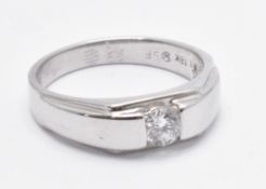 18CT WHITE GOLD AND DIAMOND SINGLE STONE SOLITAIRE RING